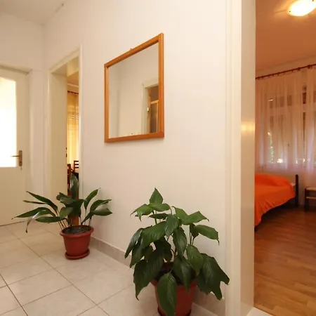 Lägenhet By The Sea - 348 *